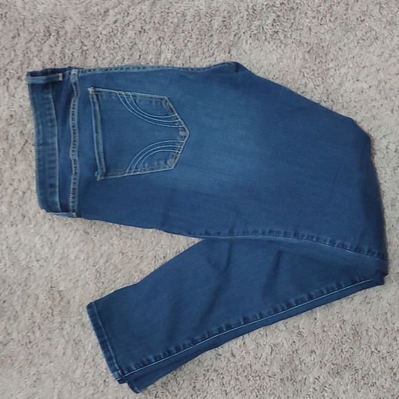 Hollister Denim - Hollister Classic Stretch Low-Rise Super Skinny Dark Wash Jeans Size 11R W30 L30